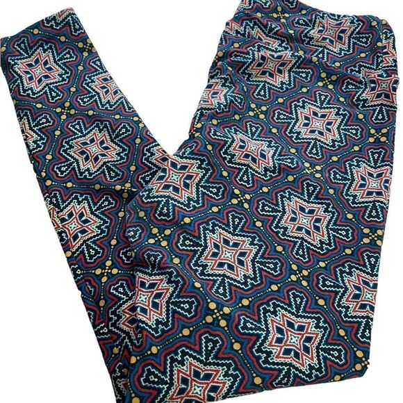 Lularoe size TC (tall and curvy) fits ladies size 12-18 excellent condit… - Picture 2 of 2